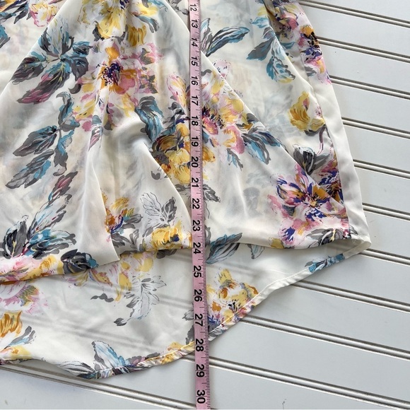 Umgee Floral Lace Up Blouse - Cream Size Medium - Picture 13 of 14